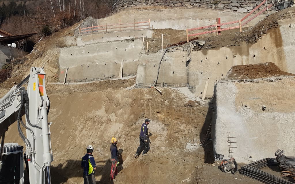 Hangverbau, Baugrube